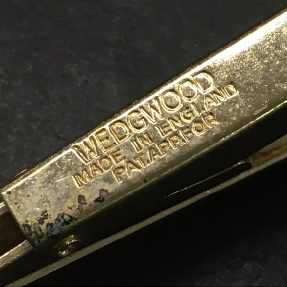 WEDGWOOD Gold Tone Tie Pin Clip Cufflinks Set of 5 - Picture 7 of 8